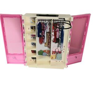 Barbie Fashionistas Ultimate Closet Portable Fashion Toy